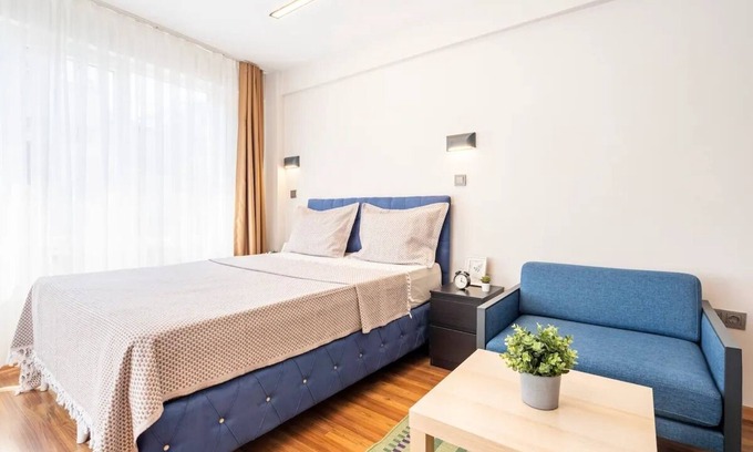Old City Apartamento | Stylish 3rd-Floor Studio - Fully Equipped - Fast WiFi & AC