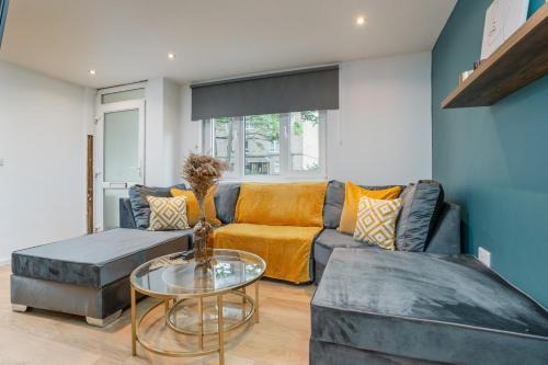 Southampton City Centre Casa | Stylish 4 bed, 4 En-suite in City Centre, Parking