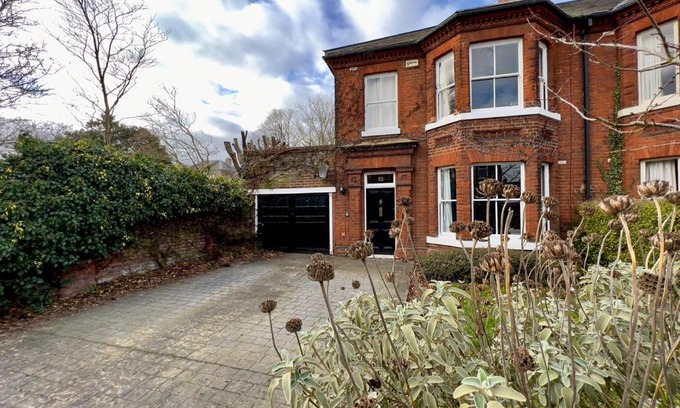Norwich Casa | Stylish 4 bed house with parking in central Norwich
