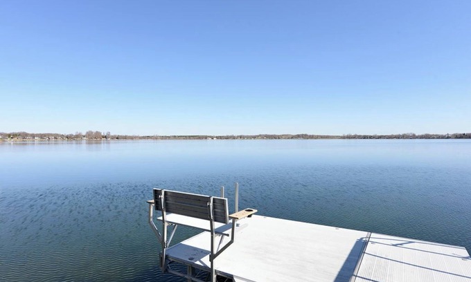 Richwood Cabina | Stylish 4-bedroom cabin with AC, WiFi & boat rental available!