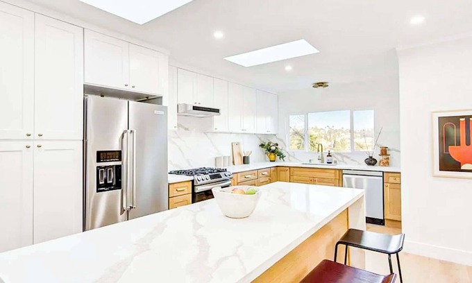 Atwater Village Villa | Stylish 4B3B Villa near Dodger Stadium