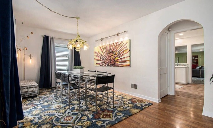 Aksarben - Elmwood Park Casa | Stylish 4BR Getaway! Minutes to Attractions!