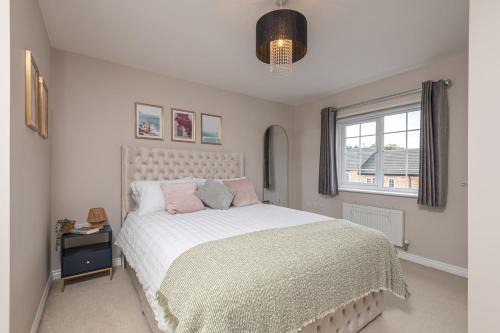 Calder Grove Casa | Stylish 5-Bed Townhouse In Wakefield
