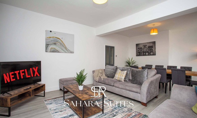 Blyth Casa | Stylish 5BR – Contractor Stay & Parking – 20% Off