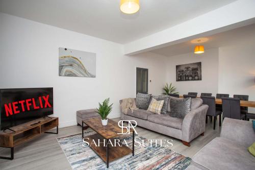 Blyth Casa | Stylish 5BR Contractor Stay - Work & Business - Parking