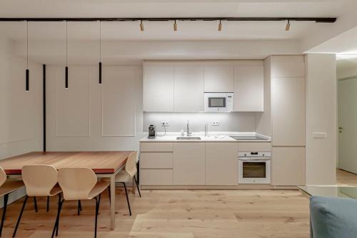 Gaztambide Apartamento | Stylish 5BR Flat with terrace