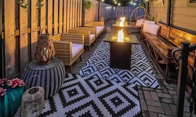 Aksarben - Elmwood Park Casa | Stylish 6 Bed/3 Bath Dundee Home w/ 2 Firepits