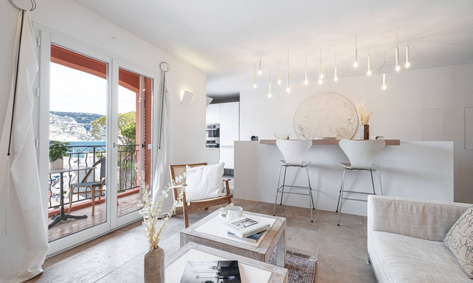 Nice Apartamento | Stylish apartment overlooking the Port of Saint Jean
