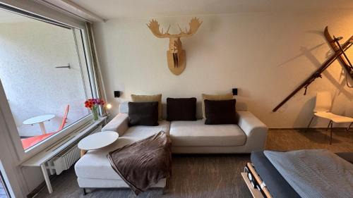 Meierhof Apartamento | Stylish Alpine Studio in Davos, Wifi & Netflix