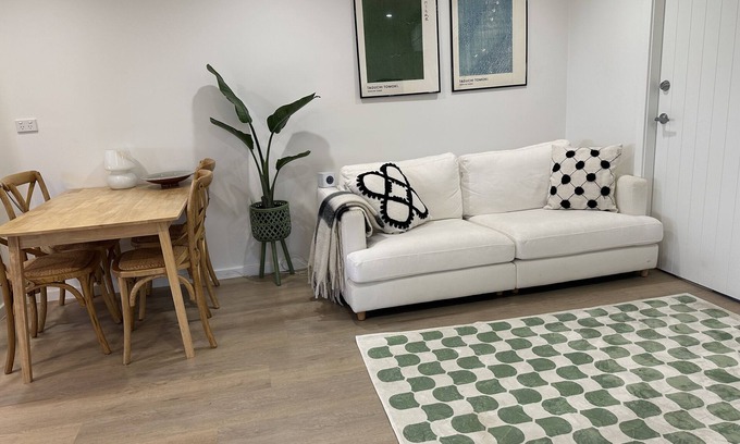 Dee Why Apartamento | Stylish and central 2 Bedroom Granny Flat walk to beach and cafes
