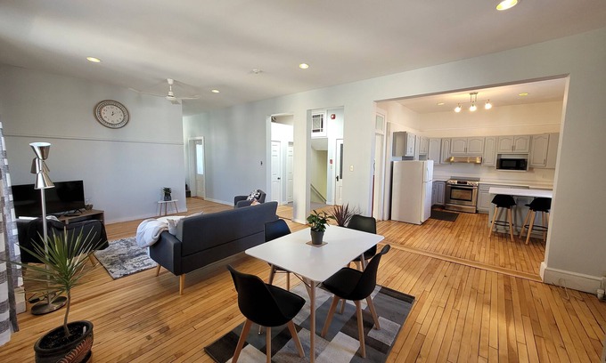 Queens Apartamento | Stylish and gorgeous, and centrally located apartment