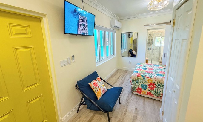 William's Town Cabaña | Stylish and modern 1-bedroom cottage in fantastic Williams Town