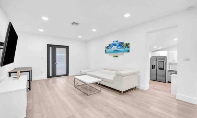 Miami Shores Casa | Stylish and Remodeled 3BR House
