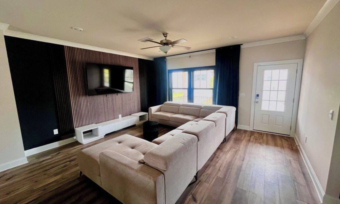 Lawrenceville Casa | Stylish and Spacious Private Room in Modern Townhouse
