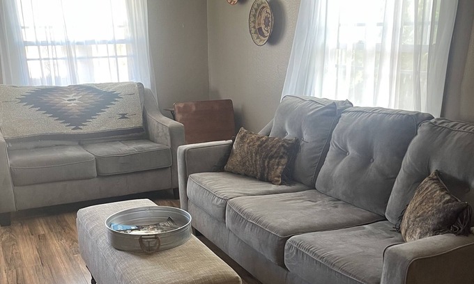Fort Sumner Casa | Stylish and well appointed 2/1 in quiet neighborhood.