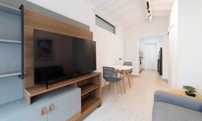 Los Naranjos Apartamento | Stylish Apartment Close to Beautiful Park