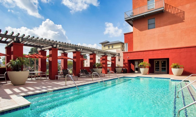 Old Pasadena Apartamento | Stylish Apartment/Great Location/WiFi/Self Check In-Out/High Cleanliness Stdrs!