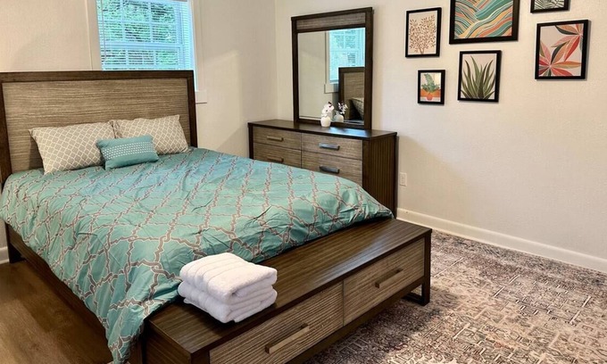 Hickory Casa | Stylish apartment in central location