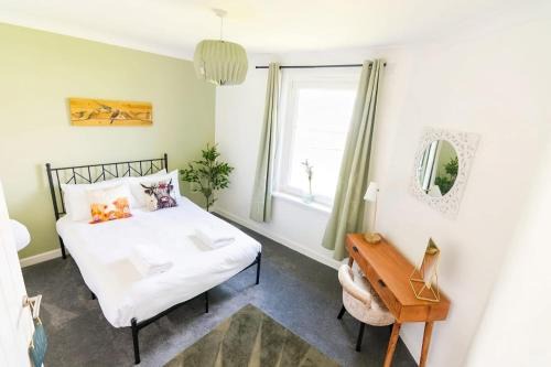 Dundee Apartamento | Stylish Apartment with Free Parking Near City and Bus Links