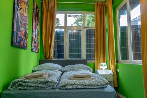Rathaus Wattenscheid Apartamento | Stylish apartment with terrace for up to 6 people