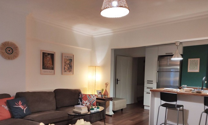 Bahcelievler Apartamento | Stylish Apartment with Backyard in Merter