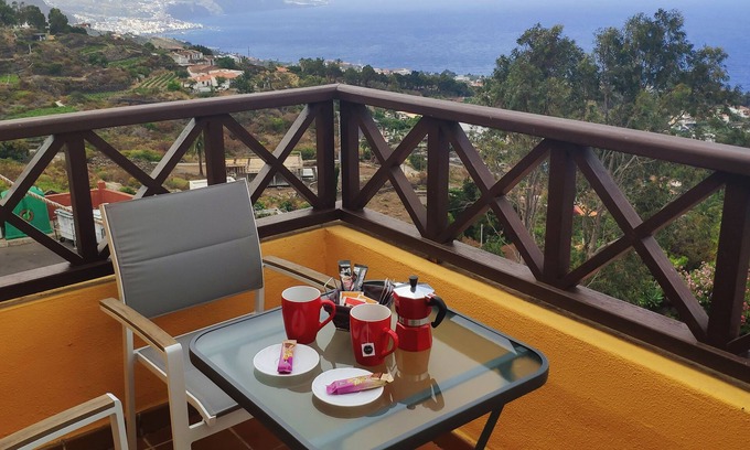 Breña Baja Apartamento | Alojamiento "Isla Bonita" con balcón vista al mar