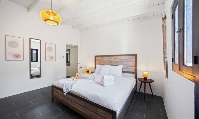 Esmeralda Apartamento | Stylish Aruba Getaway, Close to Beach, Cozy for 2
