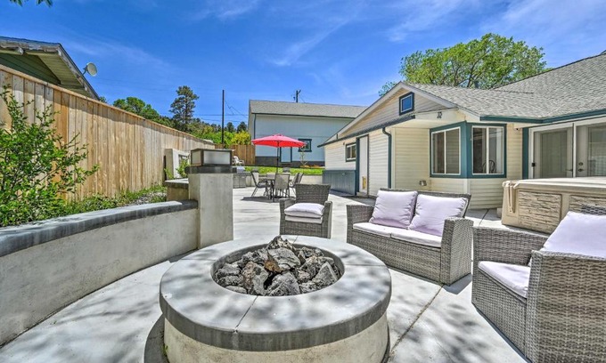 Williams Casa | Stylish Basecamp 6850 Near Downtown Williams!