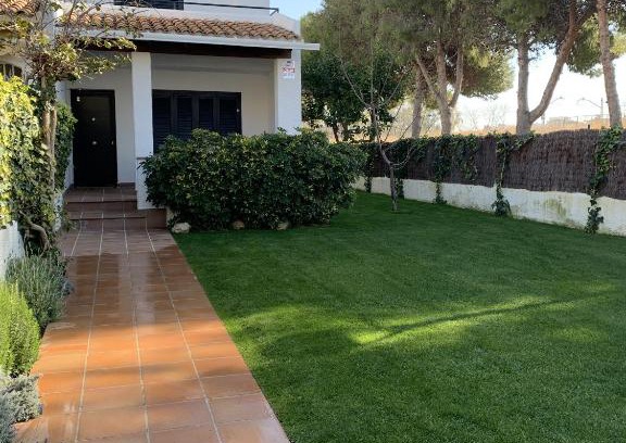 Cubelles Casa | Stylish Beach House 600m to sea