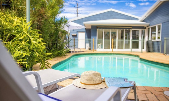 Sawtell Casa | Stylish Beach House with Pool, Close walk to Cafes and Beach, Golf Course View