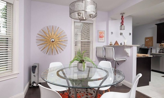 Everett Casa | Modern Duplex Home close to Boston. Free parking, Yard, Super Nice!