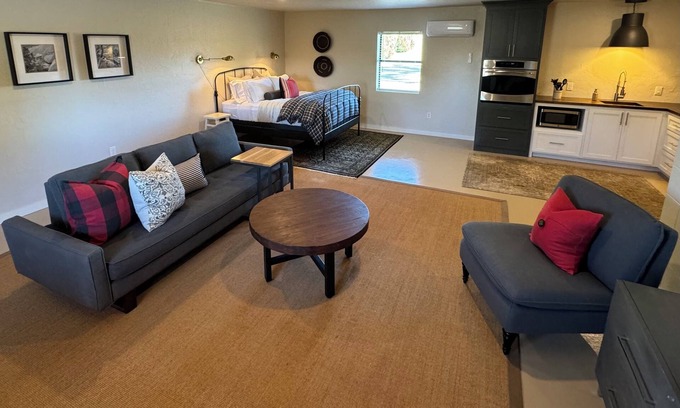 Lawton Cabina | Stylish cabin near Medicine Park