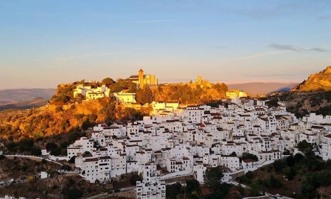Casares Casa | Stylish Casares, 3 bedrooms large patio, terrace & communal pool