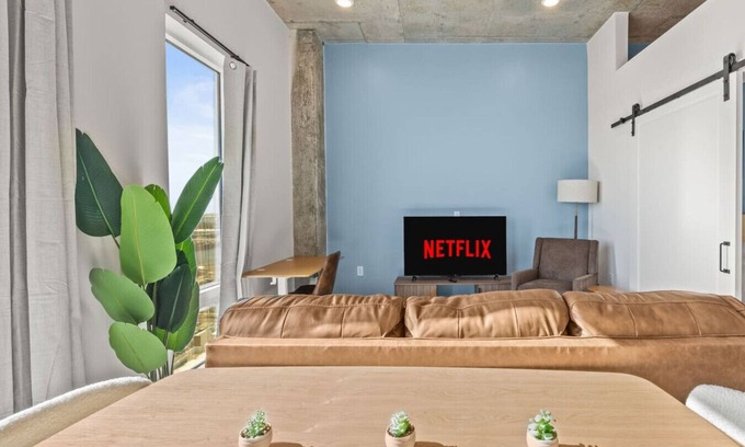 Channel District Apartamento | Stylish Channelside Apt | Walk to Downtown Fun