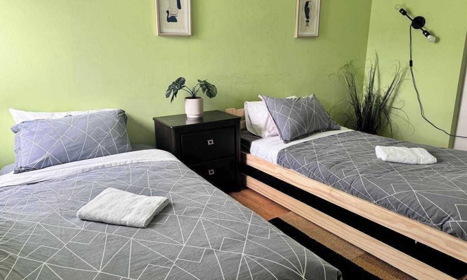 North End Apartamento | Stylish City Base for Groups and Families