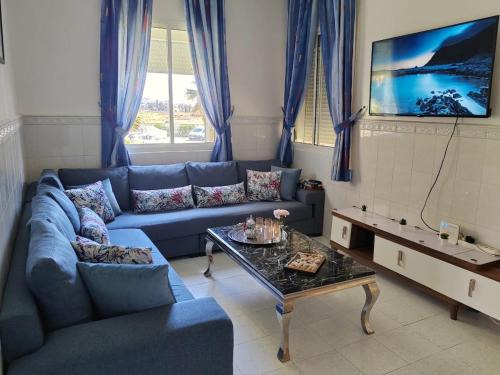 Achakkar Apartamento | Stylish Coastal Stay with Panoramic Sea Views