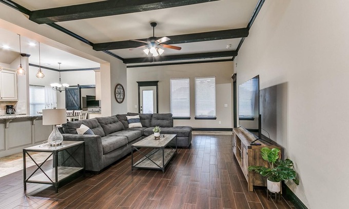 Edmond Casa | Stylish Comfort with Family-Friendly Amenities!