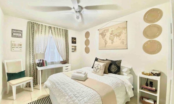 Tallahassee Casa | Stylish & Comfy Private Bedroom in Townhouse