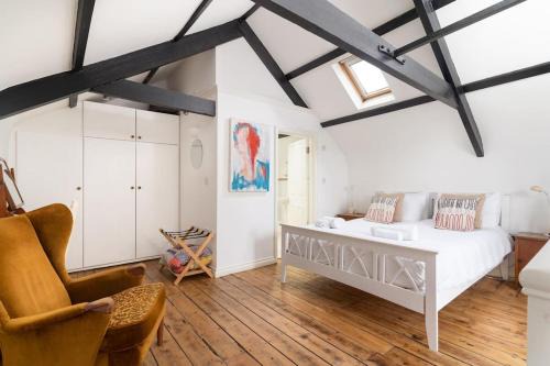 Newlyn Casa | Stylish Cornish Village 3 bedroom house old Newlyn