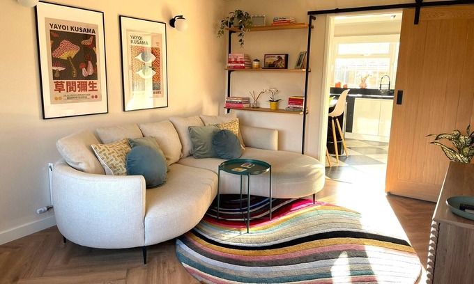 Cheltenham Casa | Stylish, Cosy & Peaceful Cheltenham Home