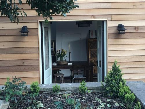 Alton Barnes Casa | Stylish Cottage in the Pewsey Vale