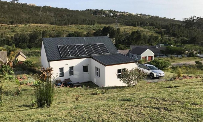 Knysna Cabaña | Stylish Country Cottage with solar panels in Knysna