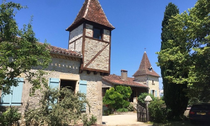 Albas Casa | Stylish country house amongst vineyards with private pool & grounds