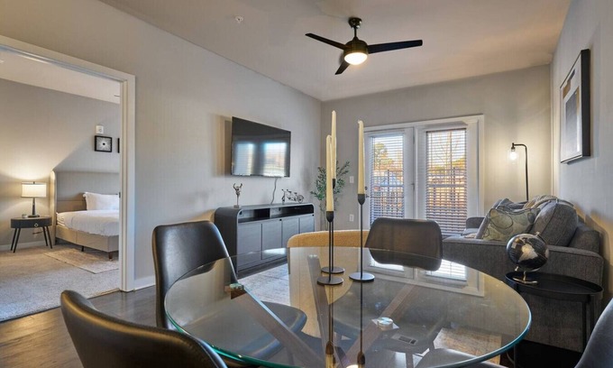 Clayton Apartamento | Stylish, Cozy 2BD Apt Near DT Clayton | Pool | Gym