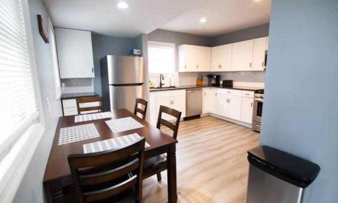 Northeast Columbus Casa | Stylish & Cozy Short-Term Room – Ideal for Travelers & Professionals!