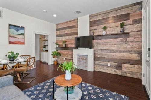 Seventh Ward Casa | Stylish Creole Cottage 1 BD Home Central Location