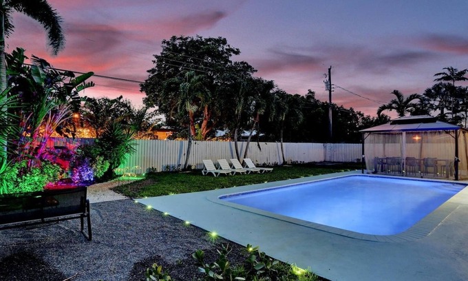 Coral Ridge Isles Casa | Stylish Designer Home. Lush furnishings. Big pool