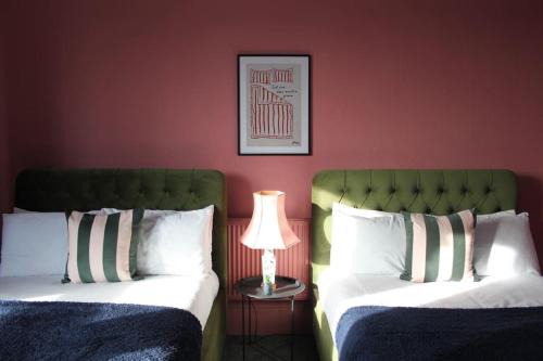 Bordesley Apartamento | Stylish Digbeth Apartment, Sleeps 12 Opposite Birmingham Coach Station, perfect for large groups contractors