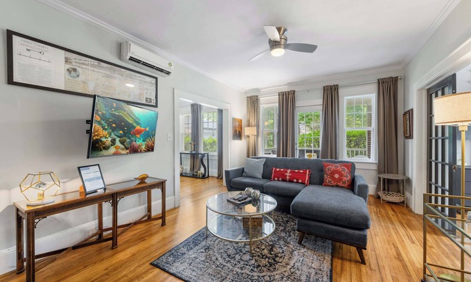 Dilworth Condominio | 800 Magnolia #2: Lovely 2BR near Uptown Charlotte