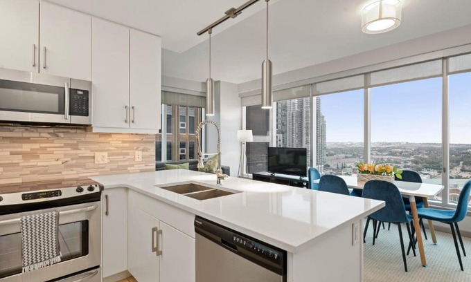 Victoria Park Apartamento | Stylish Downtown Condos by GLOBALSTAY